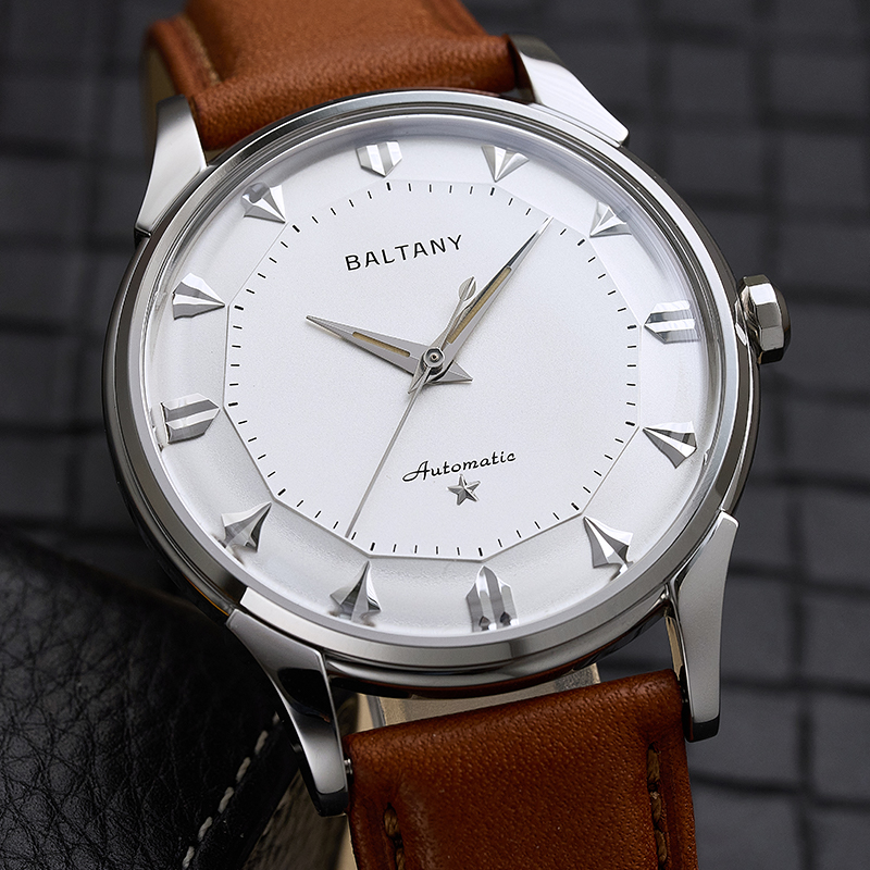 Baltany S4090 개다리 러그가 있는 파이팬 다 - Omega Watch Constellation 리뷰 및 가격